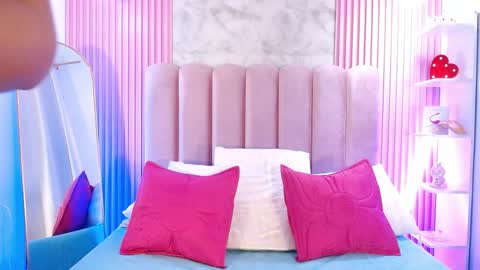 ArianaRougee online show from 05/05/26, 11:29