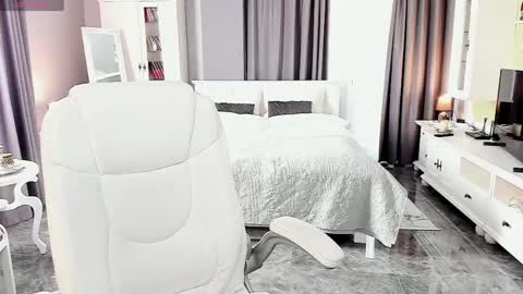 Ana online show from 04/28/26, 11:59