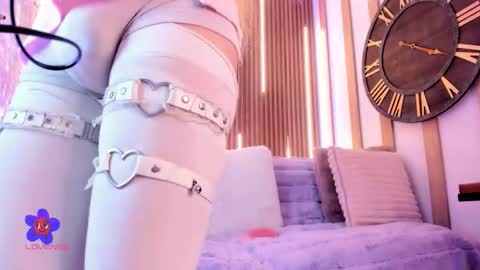 Ari  online show from 11/11/25, 09:04