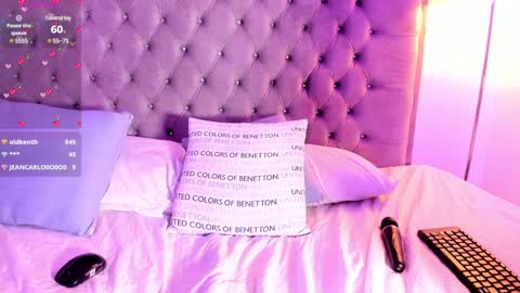    online show from 01/12/25, 02:14