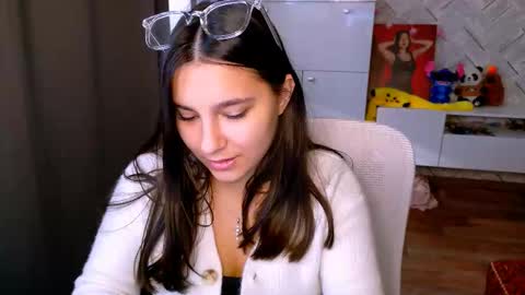 Snapshot of arianna_grend chatting on 09/17/25, 11:45 Arianna online show from 09/17/25, 11:45