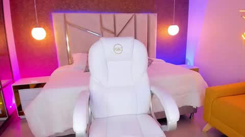 Arianna online show from 02/23/25, 04:13