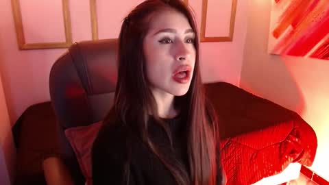 Snapshot of ariannaajames chatting on 12/19/25, 11:17 AriannaJames online show from 12/19/25, 11:17