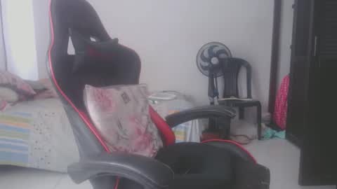 ariannaloovel online show from 05/01/26, 05:50