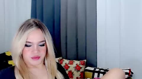 ARIANNE CUMS  online show from 03/05/25, 12:00