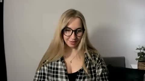 Aria online show from 03/15/26, 07:25