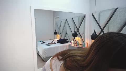 ariawillss online show from 12/18/25, 12:44