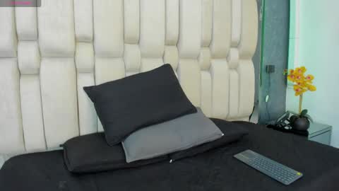 Welcome to Ari room online show from 05/02/26, 08:25