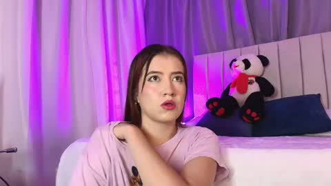 Snapshot of aribrunnet_ chatting on 01/23/25, 10:43 Ari Just Ari online show from 01/23/25, 10:43