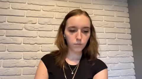 Snapshot of ariehamalainen chatting on 07/14/26, 06:02 Mia online show from 07/14/26, 06:02
