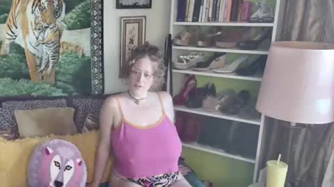 Arielle Ari online show from 11/10/25, 07:35