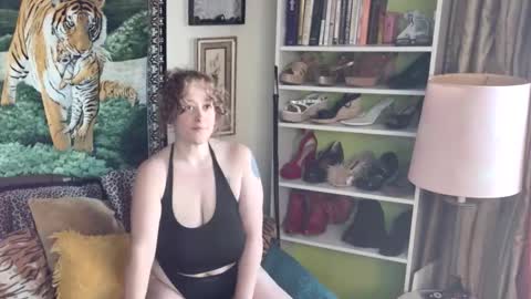 Arielle Ari online show from 12/02/25, 07:53