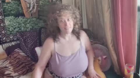 Arielle Ari online show from 04/07/26, 06:19