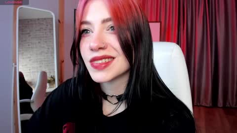 Snapshot of arielabradberry chatting on 01/25/25, 05:08 Ariel online show from 01/25/25, 05:08