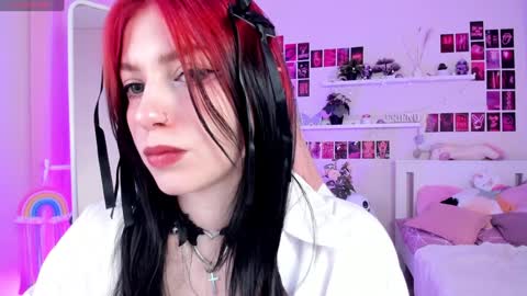 Snapshot of arielabradberry chatting on 02/08/25, 10:50 Ariel online show from 02/08/25, 10:50