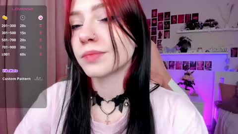 Snapshot of arielabradberry chatting on 02/12/25, 07:02 Ariel online show from 02/12/25, 07:02