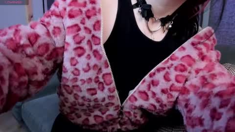 Snapshot of arielabradberry chatting on 02/13/25, 03:24 Ariel online show from 02/13/25, 03:24