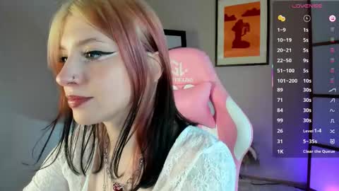 Snapshot of arielabradberry chatting on 09/10/25, 02:50 Ariel online show from 09/10/25, 02:50