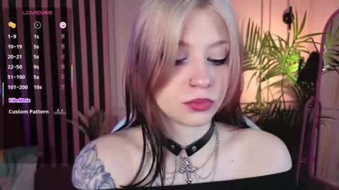 Snapshot of arielabradberry chatting on 10/17/25, 08:50 Ariel online show from 10/17/25, 08:50