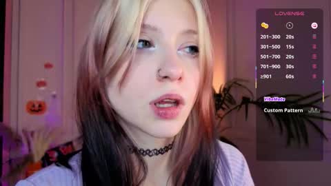 Snapshot of arielabradberry chatting on 11/02/25, 02:52 Ariel online show from 11/02/25, 02:52