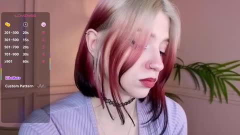 Snapshot of arielabradberry chatting on 11/13/25, 02:05 Ariel online show from 11/13/25, 02:05