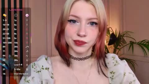 Snapshot of arielabradberry chatting on 12/05/25, 11:30 Ariel online show from 12/05/25, 11:30