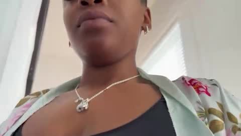 Snapshot of arielbliss69 chatting on 03/01/26, 05:04 arielbliss69 online show from 03/01/26, 05:04