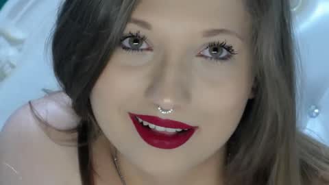 Snapshot of arielburn chatting on 02/25/25, 10:18 Ariel online show from 02/25/25, 10:18