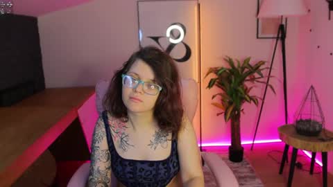 Ariell Mini online show from 05/20/26, 05:46