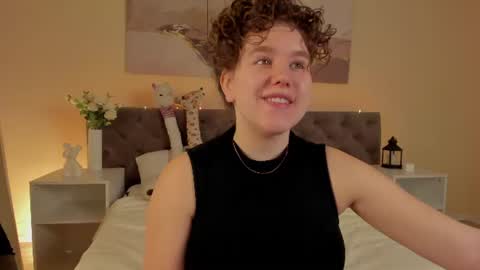 Snapshot of ariella_sol chatting on 07/06/26, 12:51 Ariella GTM3 Tue Wed Thu Fri Sat 0400 am-1030pm online show from 07/06/26, 12:51