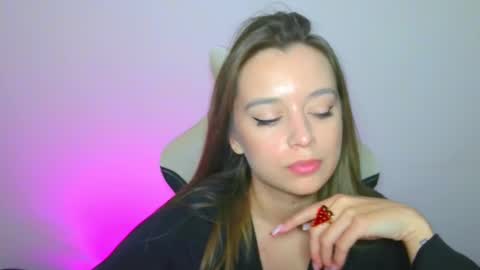 Ariel online show from 10/08/25, 02:04