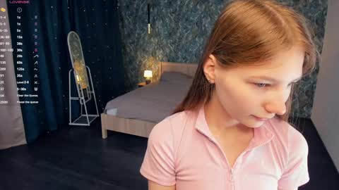 Ariel online show from 04/11/26, 06:51