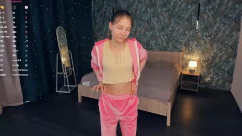 Ariel online show from 04/13/26, 06:41