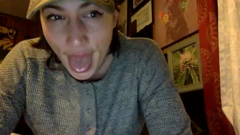 ariel  colin when hes here online show from 01/30/25, 01:22