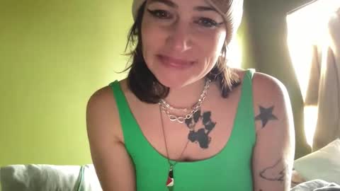 ariel  colin when hes here online show from 02/01/26, 04:27