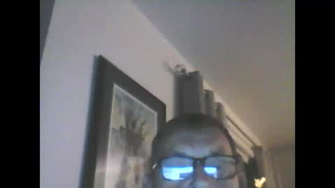 Snapshot of ariens chatting on 10/27/25, 06:06 ariens online show from 10/27/25, 06:06