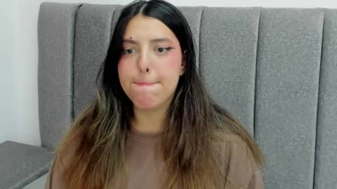 Snapshot of arihanna_london chatting on 04/10/26, 08:13 arihanna_london online show from 04/10/26, 08:13