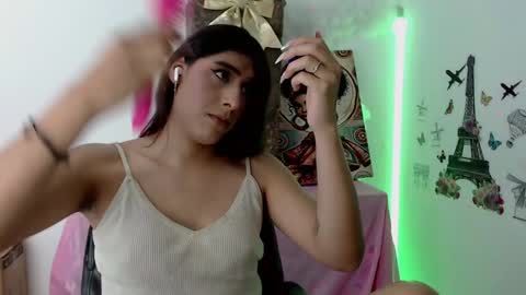 Snapshot of arii_scorpion chatting on 01/16/25, 08:36 Ariana Forero ---- independet model online show from 01/16/25, 08:36