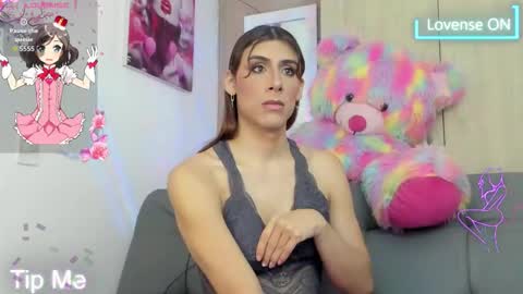 Snapshot of arii_scorpion chatting on 11/18/25, 02:54 Ariana Forero ---- independet model online show from 11/18/25, 02:54