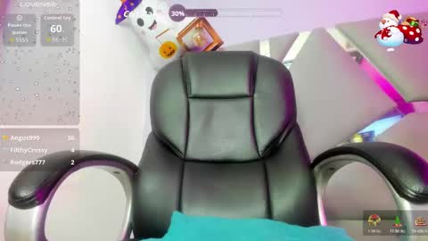 Snapshot of arii_xxx chatting on 11/23/25, 12:16 ari 3 online show from 11/23/25, 12:16