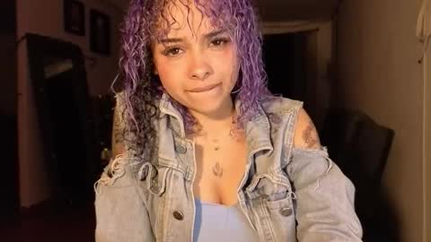 Snapshot of arikatorres chatting on 10/13/25, 01:49 Arin online show from 10/13/25, 01:49