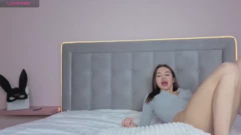 arimilas online show from 11/28/25, 08:50