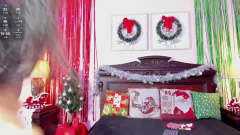 Snapshot of arisweett chatting on 12/12/24, 11:29 Ari online show from 12/12/24, 11:29