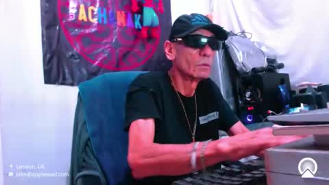 Snapshot of armaduradeacero chatting on 10/15/25, 09:31 armaduradeacero online show from 10/15/25, 09:31