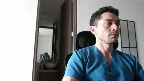 Snapshot of armand_05 chatting on 10/03/25, 05:32 Armand online show from 10/03/25, 05:32