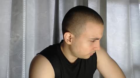 Snapshot of armando_2002 chatting on 11/04/25, 06:07 ARMANDO online show from 11/04/25, 06:07