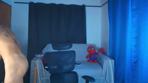 Snapshot of arnold_black69 chatting on 04/01/26, 01:52 arnold black online show from 04/01/26, 01:52