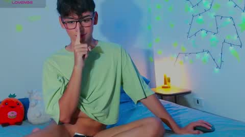 Snapshot of arnold_laurent chatting on 01/04/25, 10:02 Arnold online show from 01/04/25, 10:02