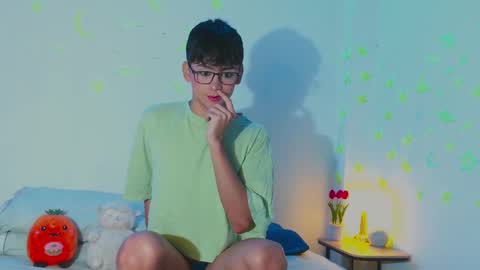 Snapshot of arnold_laurent chatting on 02/22/25, 08:09 Arnold online show from 02/22/25, 08:09