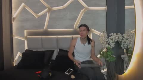 Arohom Lester online show from 11/10/25, 10:58